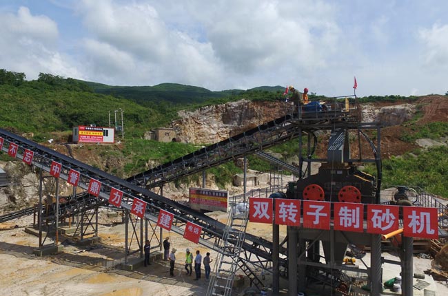 ���Ͽ���(y��ng)����ʯ��(ch��ng)�r(sh��)�a(ch��n)300���C(j��)��ɰ���a(ch��n)��