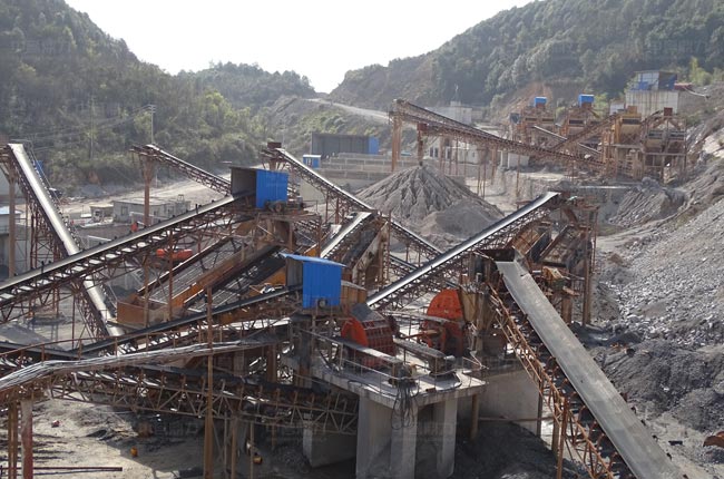 湖北咸寧時(shí)產(chǎn)2000噸大型石子破碎生產(chǎn)線