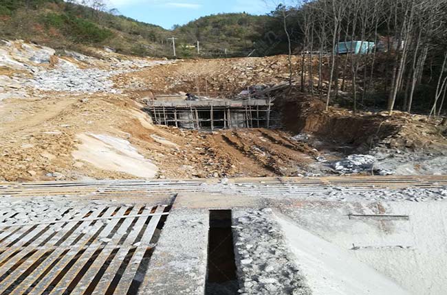 �ؑc��ɽ�r(sh��)�a(ch��n)300���������a(ch��n)��