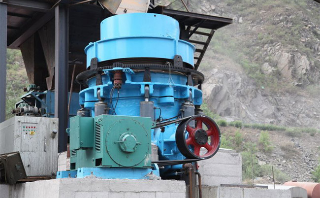 液壓圓錐破碎機(jī)現(xiàn)場(chǎng) 液壓圓錐破碎機(jī)現(xiàn)場(chǎng)