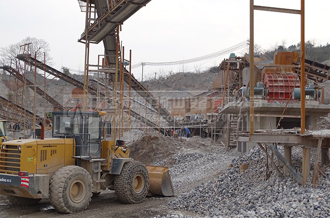 白云石石料廠現(xiàn)場 白云石石料廠現(xiàn)場