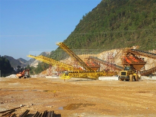 �F�ݻ�ˮɽ������r�a(ch��n)800-1000��ɰʯ���a(ch��n)��