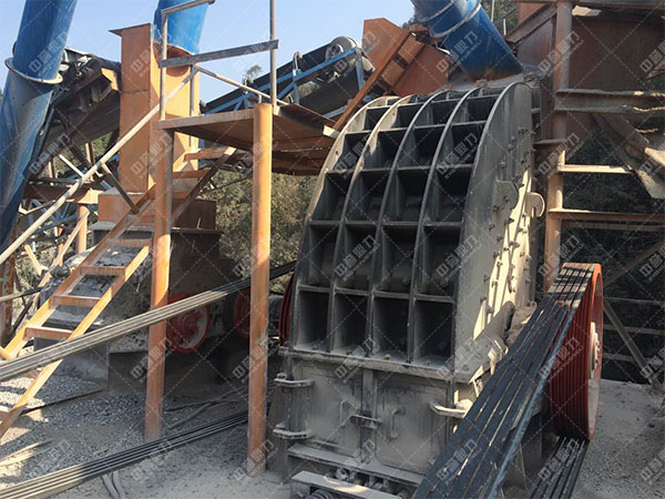 中譽(yù)鼎力錘式破碎機(jī)