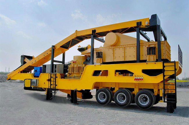 大型移動(dòng)粉碎機(jī)